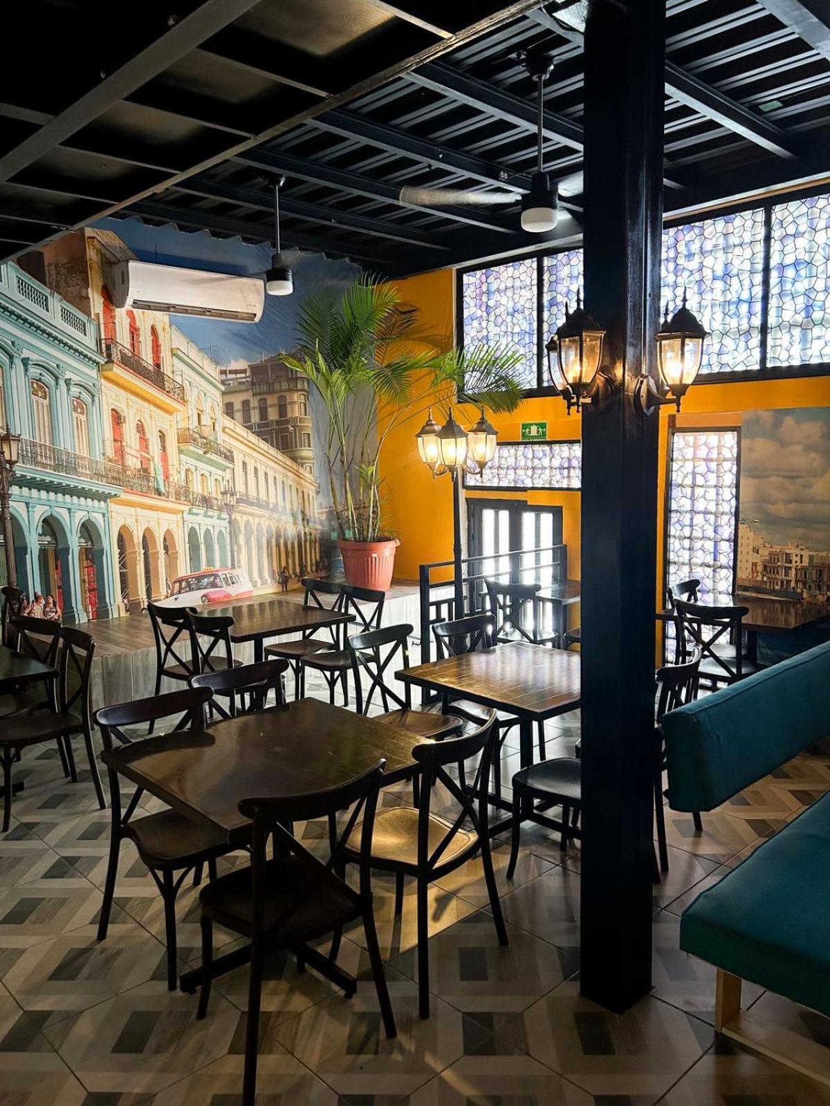 Spartacus Hostel Boutique For Men Пуэрто-Вальярта Экстерьер фото