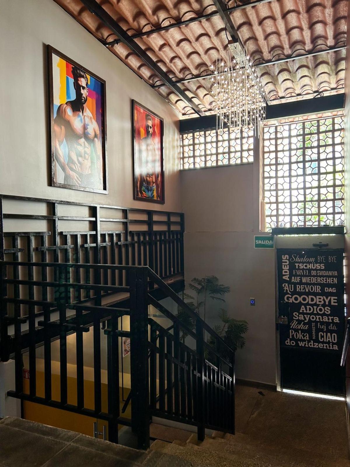 Spartacus Hostel Boutique For Men Пуэрто-Вальярта Экстерьер фото