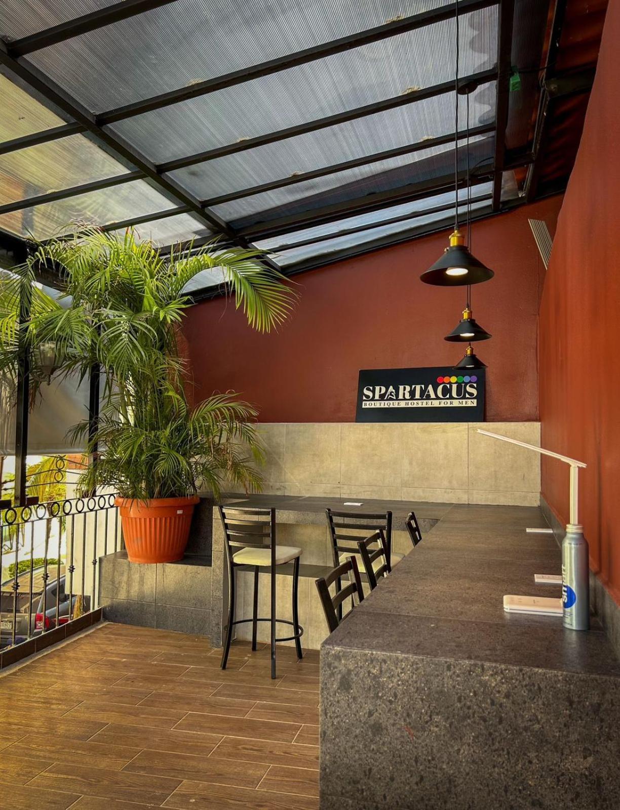 Spartacus Hostel Boutique For Men Пуэрто-Вальярта Экстерьер фото