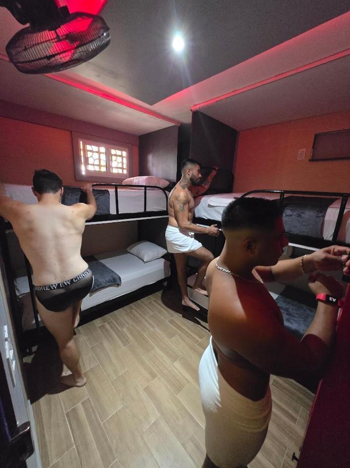 Spartacus Hostel Boutique For Men Пуэрто-Вальярта Экстерьер фото