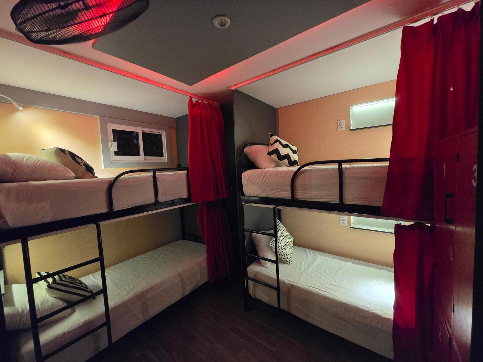 Spartacus Hostel Boutique For Men Пуэрто-Вальярта Экстерьер фото